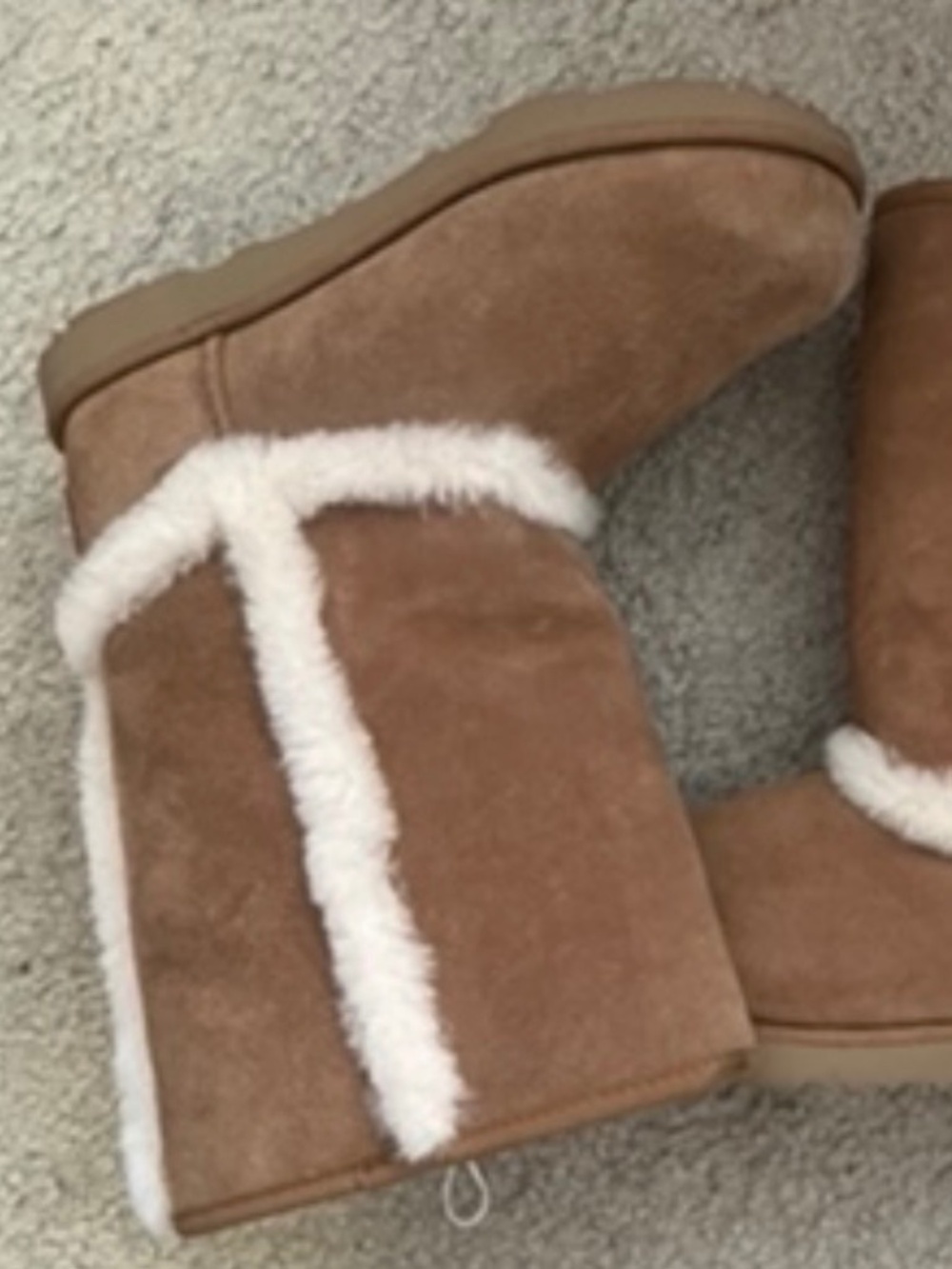 Ugg mid boots - Picture 2 of 2